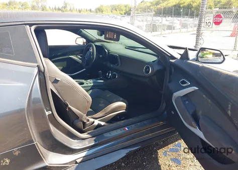 2021 Chevrolet Camaro Rwd Zl1 из США, поврежденный, VIN 1G1FJ1R66M0104690